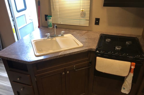 2016 Shasta Flyte 3150k Bunk Model
