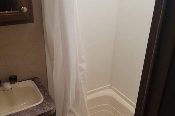 2016 Shasta Flyte 3150k Bunk Model