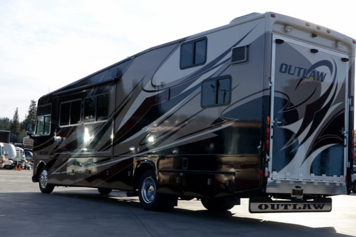 Outlaw RV's Thor Motor Coach Outlaw 37LS Class A Toy Hauler