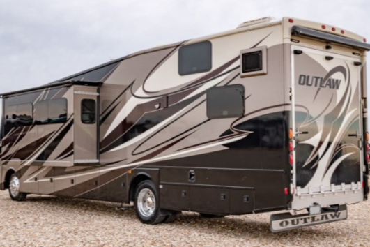 Outlaw RV's Thor Motor Coach Outlaw 37LS Class A Toy Hauler
