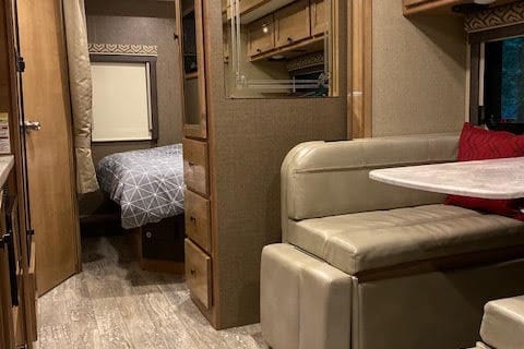"Mercedes" Thor Motor Coach Citation 24ss Class C