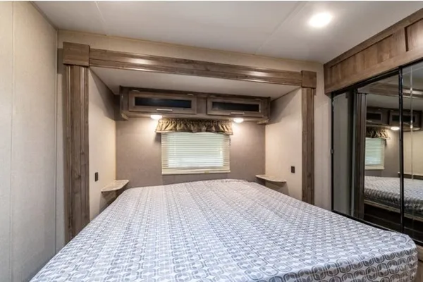 Tim's Aurora 34BHTS Travel Trailer