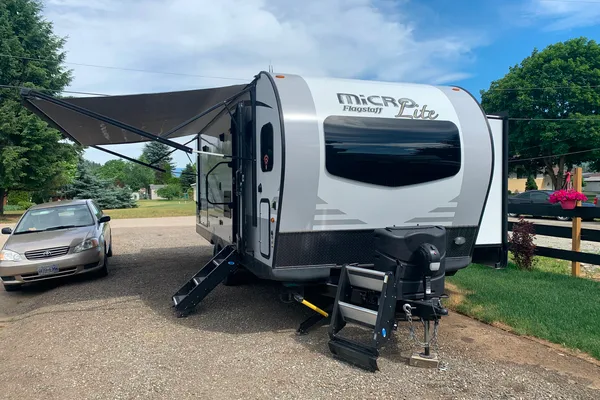 Shadoe's Flagstaff Microlite Travel Trailer