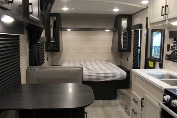 Catherine's Jayco Jay Flight SLX 224BH Travel Trailer