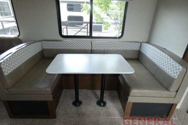 Sun Prime Time Avenger ATI Travel Trailer