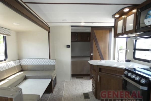 Sun Prime Time Avenger ATI Travel Trailer