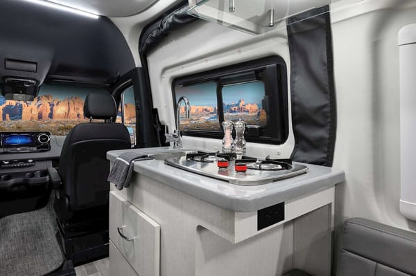 Ready to adventure! 2022 Thor Mercedes 4x4 Adventure van - 0ff-grid ready