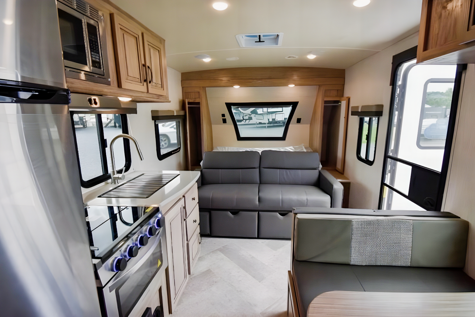 Mary & Shawn's  Palomino Solaire  202RBS Travel Trailer