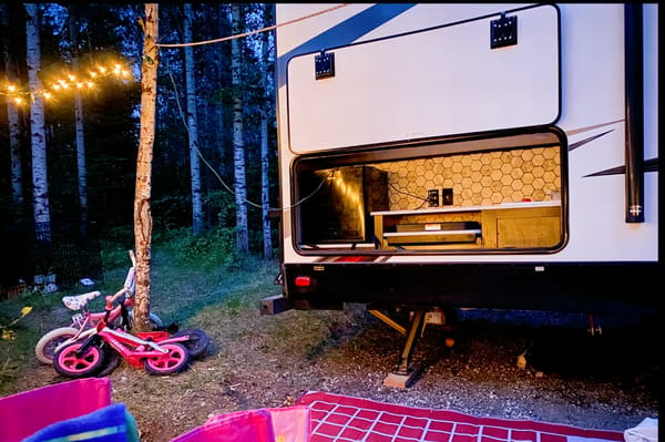 Ian and Lindsay's Heartland North Trail 24BHS Travel Trailer
