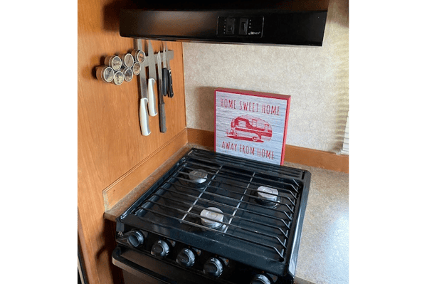 L's Adventurer Ford Class C