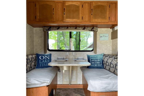 L's Adventurer Ford Class C