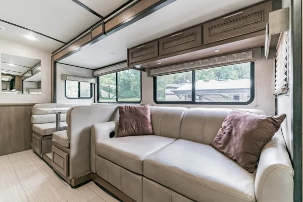 RV Francis - One of the best Class A RV's you are likely to find