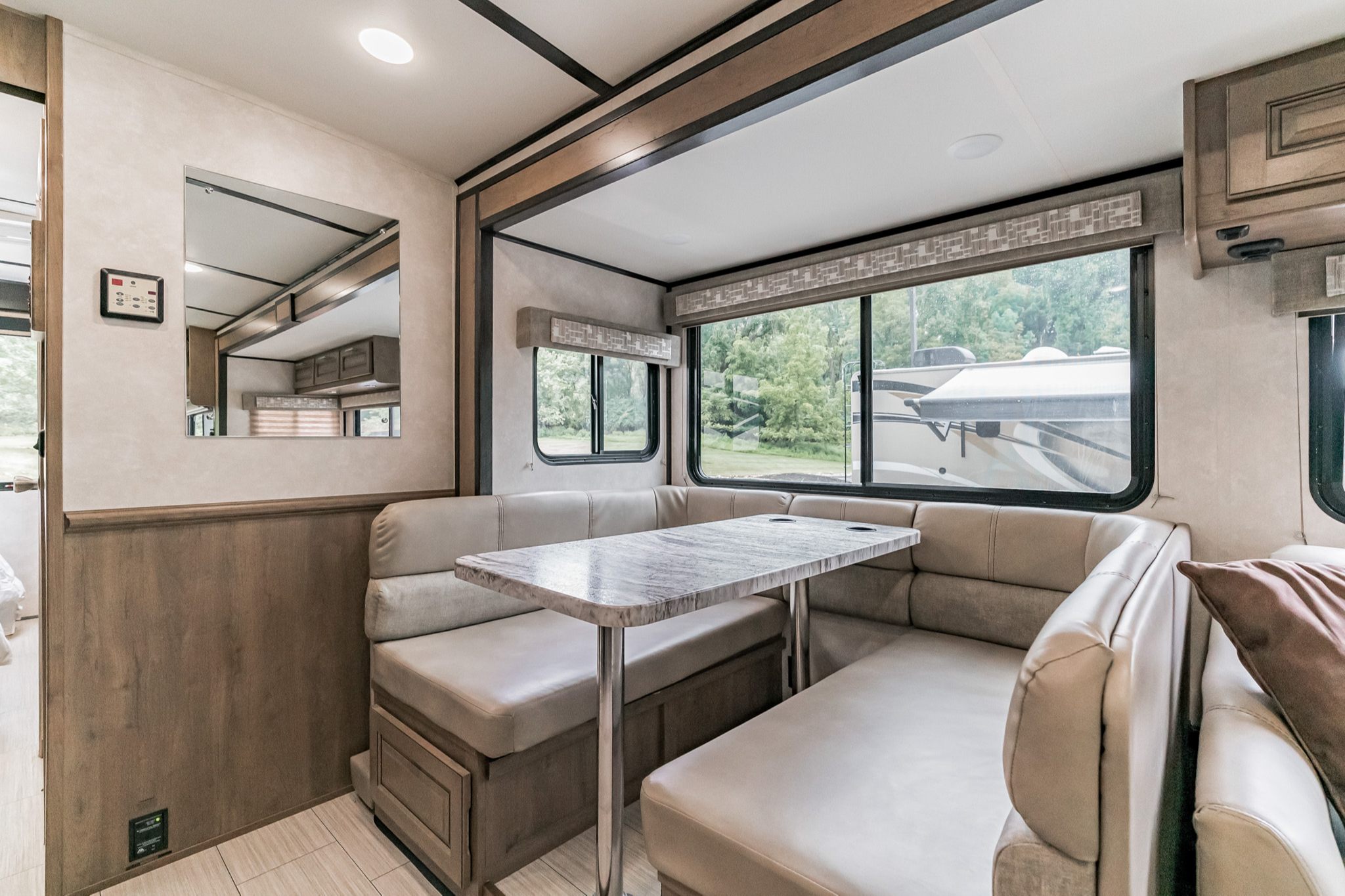RV Francis - One of the best Class A RV's you are likely to find
