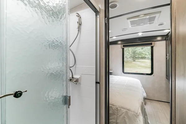 RV Francis - One of the best Class A RV's you are likely to find