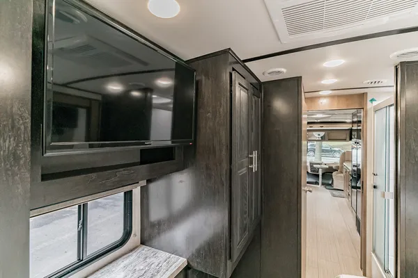 RV Francis - One of the best Class A RV's you are likely to find