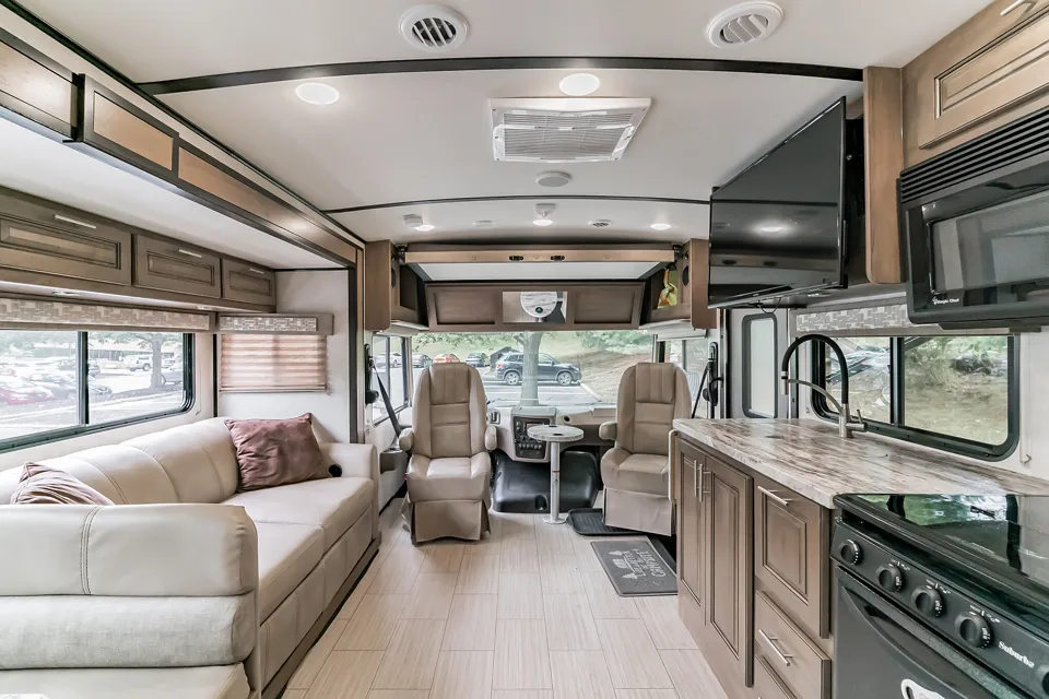 RV Francis - One of the best Class A RV's you are likely to find