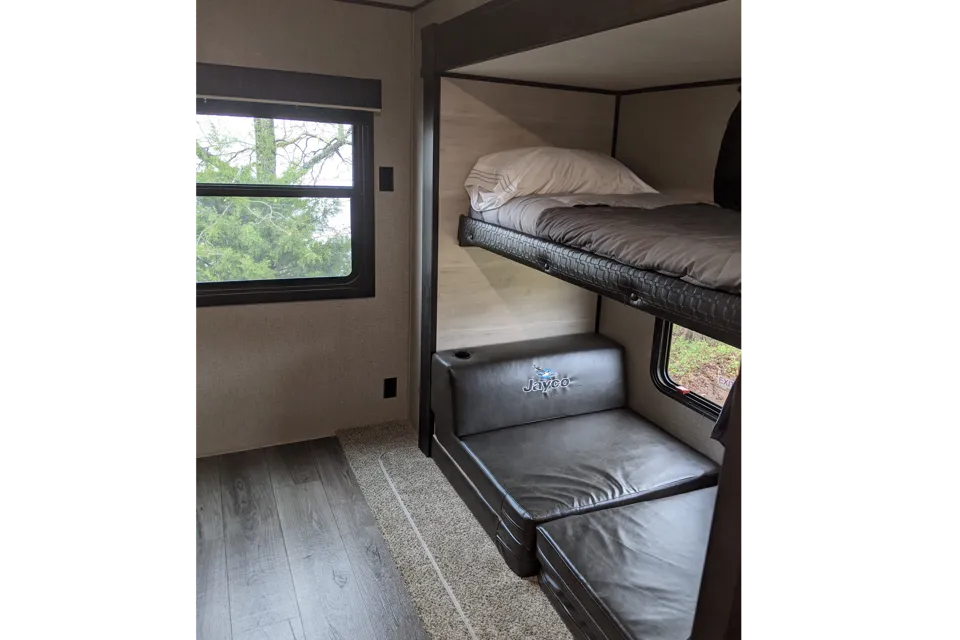 Jayco Jay Flight Bunkhouse 32BHDS Travel Trailer