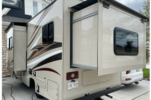 Steve's Coachmen Prism 2250LE Class C (Diesel)