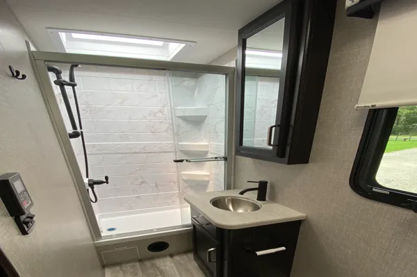 Gorgeous and Easy to Drive 2022 Jayco Alante