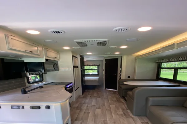 Gorgeous and Easy to Drive 2022 Jayco Alante