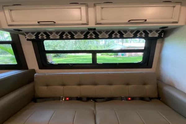 Gorgeous and Easy to Drive 2022 Jayco Alante