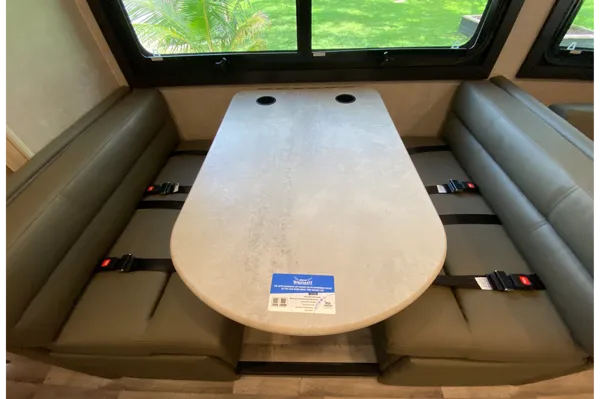 Gorgeous and Easy to Drive 2022 Jayco Alante