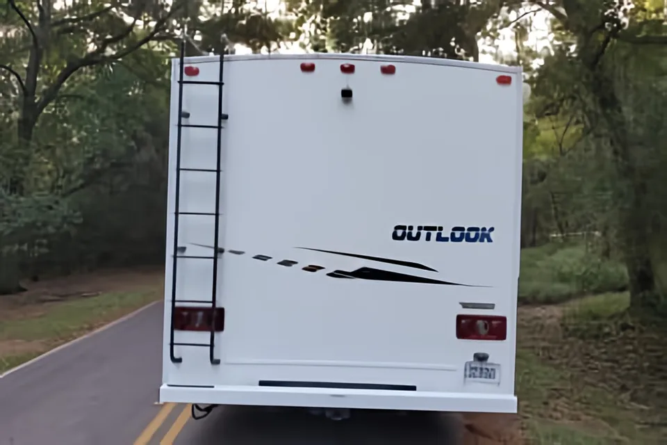 RV Trippin - “Waldo” Winnebago 25J Class C