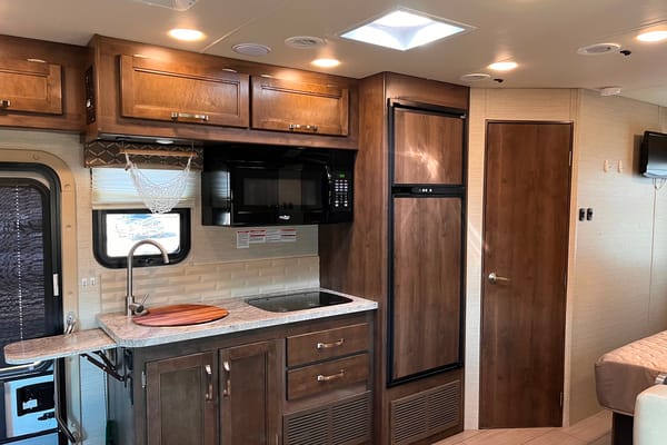 Joyful Jayco Melbourne Class C