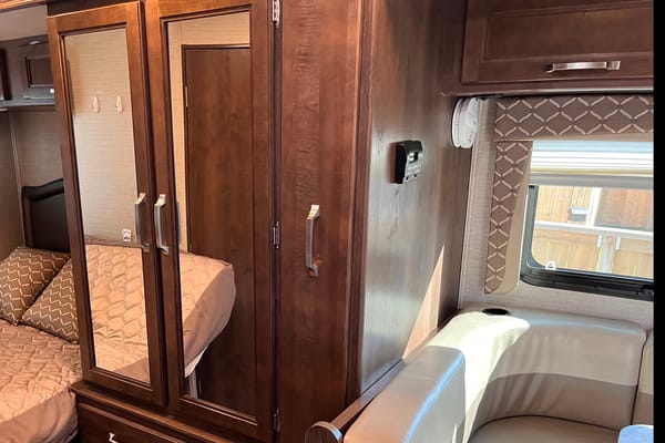 Joyful Jayco Melbourne Class C