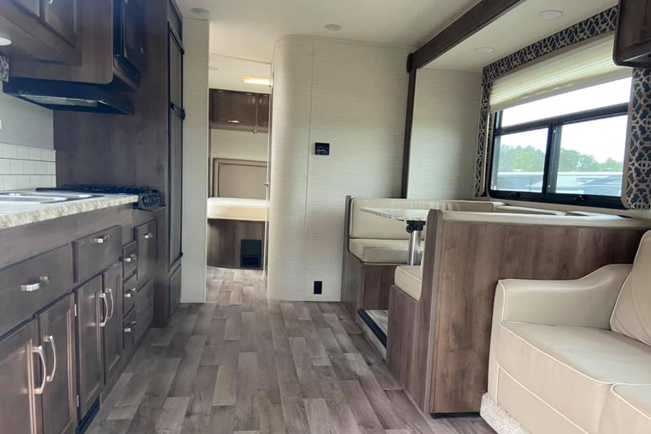 "DAWG House" 1 - includes 250 miles per day