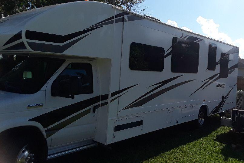 "DAWG House" 1 - includes 250 miles per day