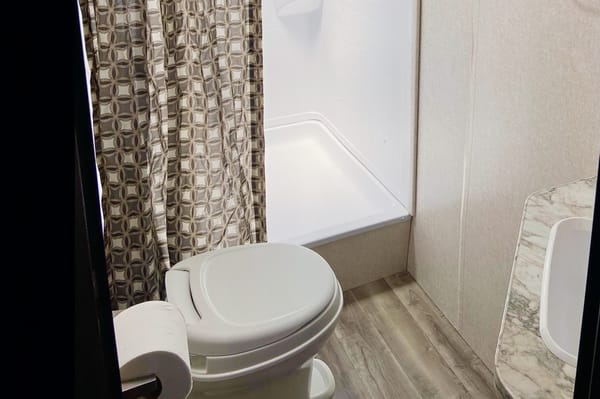 Robert's Jayco Jay flight SLX Travel Trailer
