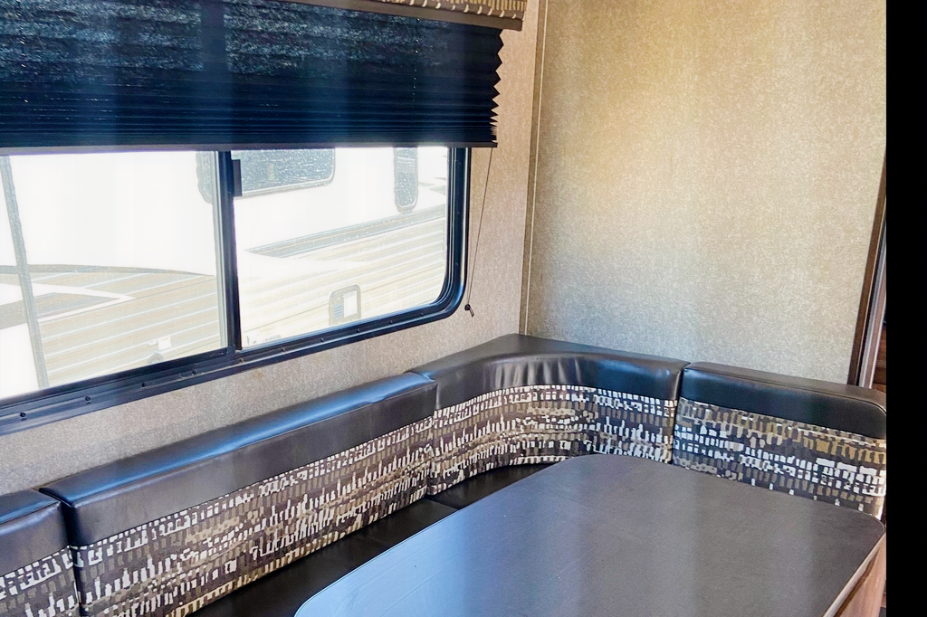 Robert's Jayco Jay flight SLX Travel Trailer
