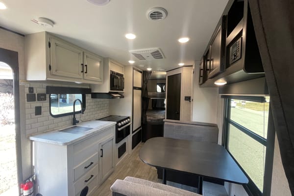 Steven's 2022 Jayco SLX 224BH Travel Trailer