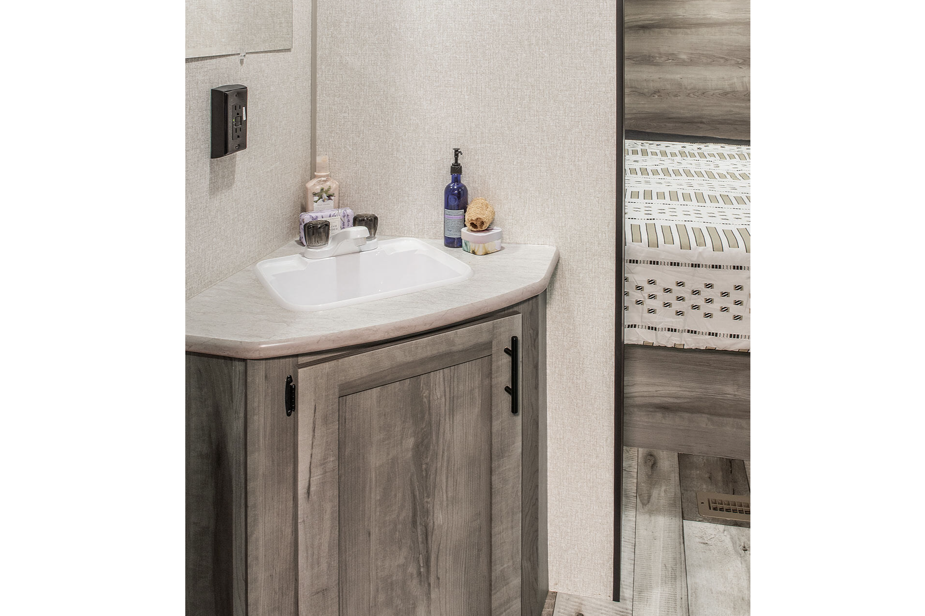 2021 KZ Sportsman Sportsman KZ SE 2821BHSE - YOUR home away from home!