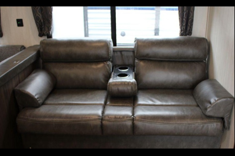 Jen & Lee's Cherokee 2020 274dbh Travel Trailer