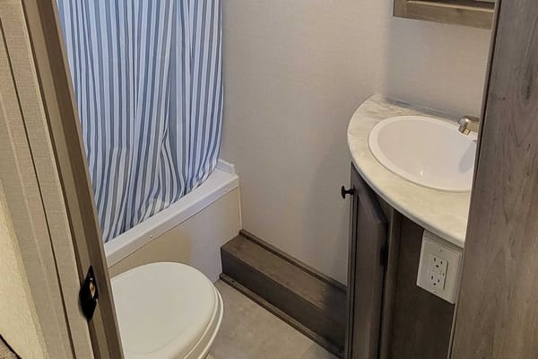 Tim's Coachmen Apex Nano 2021!! **PET FRIENDLY**