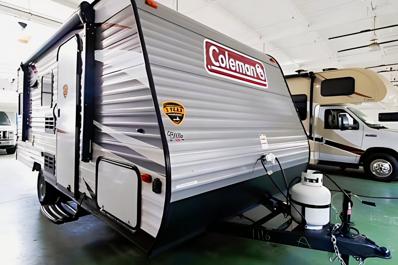 Tomie's 2019 Dutchman Coleman Lantern 2019 Dutchmen Coleman Lantern Travel Trailer