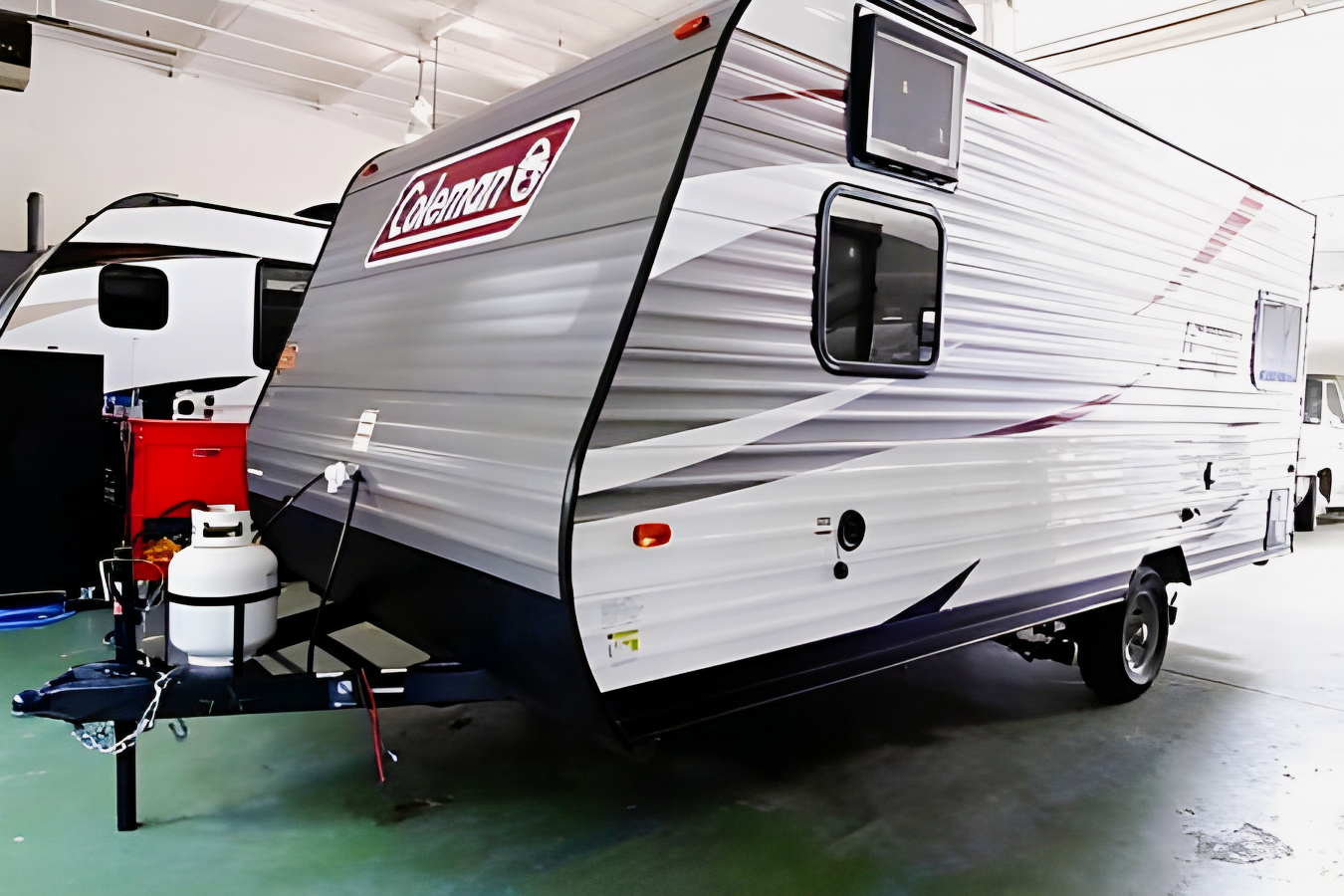 Tomie's 2019 Dutchman Coleman Lantern 2019 Dutchmen Coleman Lantern Travel Trailer