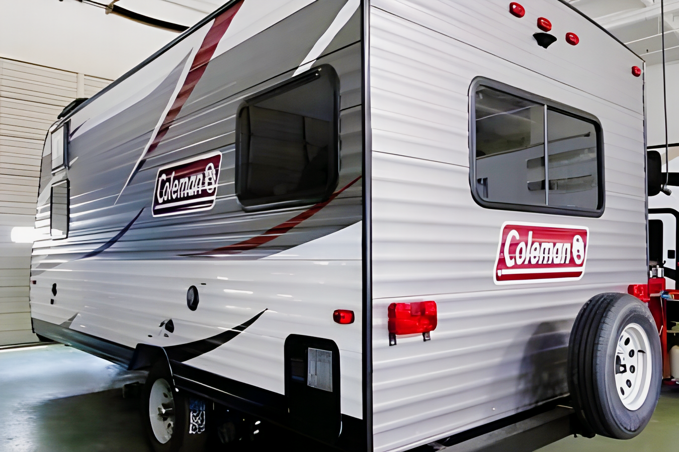 Tomie's 2019 Dutchman Coleman Lantern 2019 Dutchmen Coleman Lantern Travel Trailer