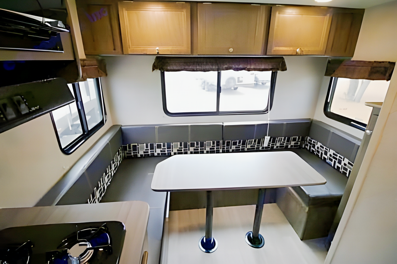 Tomie's 2019 Dutchman Coleman Lantern 2019 Dutchmen Coleman Lantern Travel Trailer