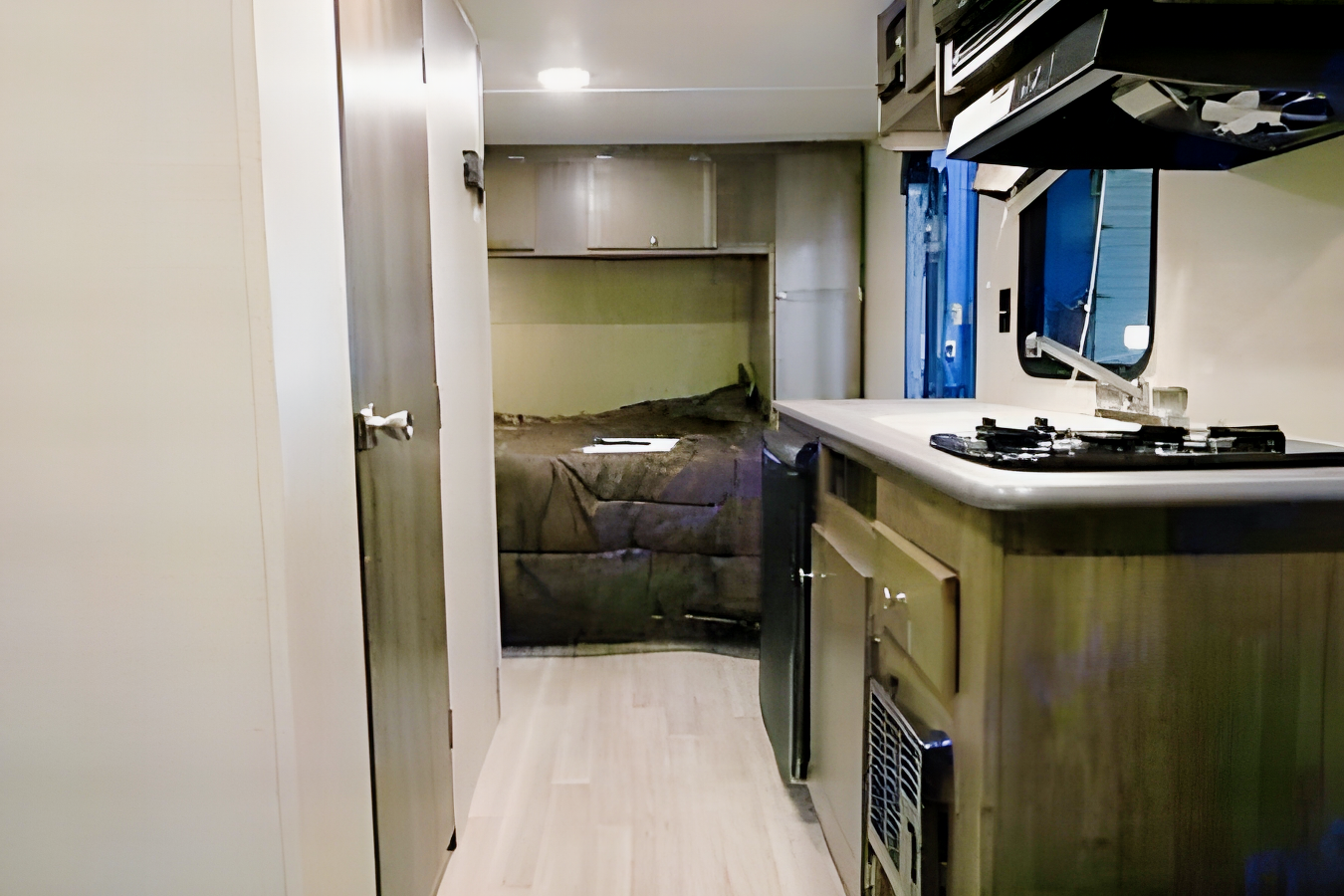 Tomie's 2019 Dutchman Coleman Lantern 2019 Dutchmen Coleman Lantern Travel Trailer