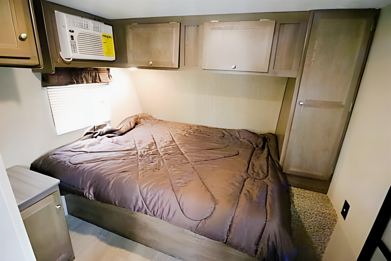 Tomie's 2019 Dutchman Coleman Lantern 2019 Dutchmen Coleman Lantern Travel Trailer