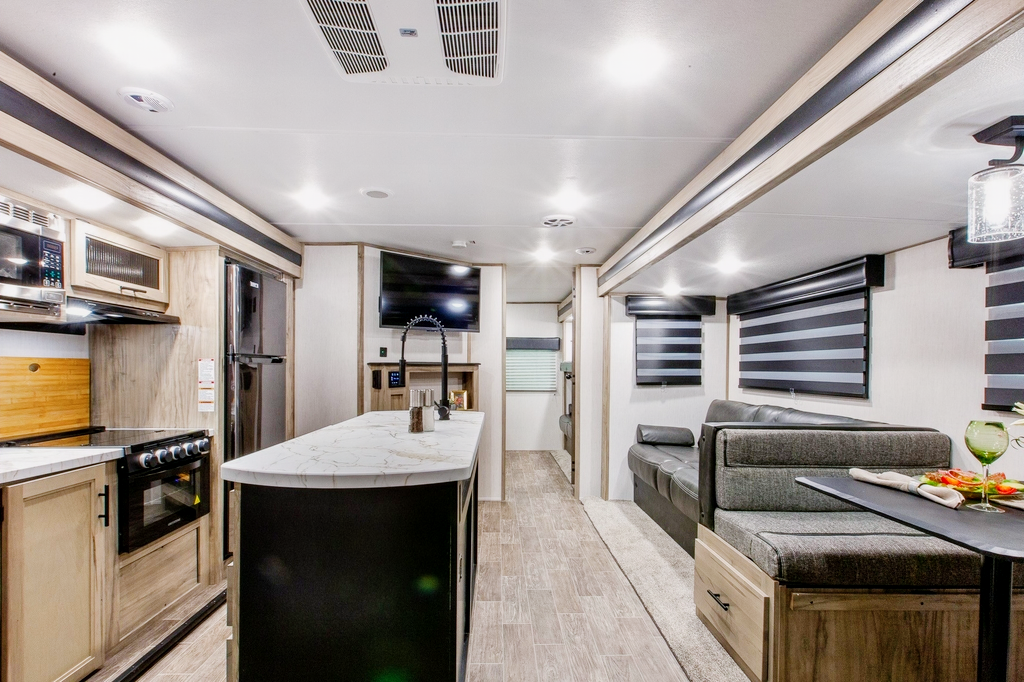 Brian's Forest River Cherokee Alpha Wolf 33BH-L Travel Trailer