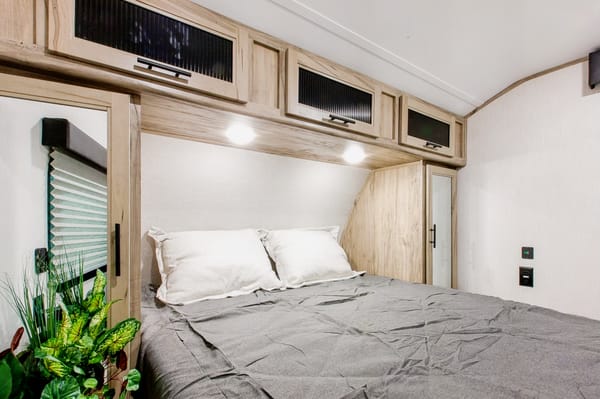 Brian's Forest River Cherokee Alpha Wolf 33BH-L Travel Trailer