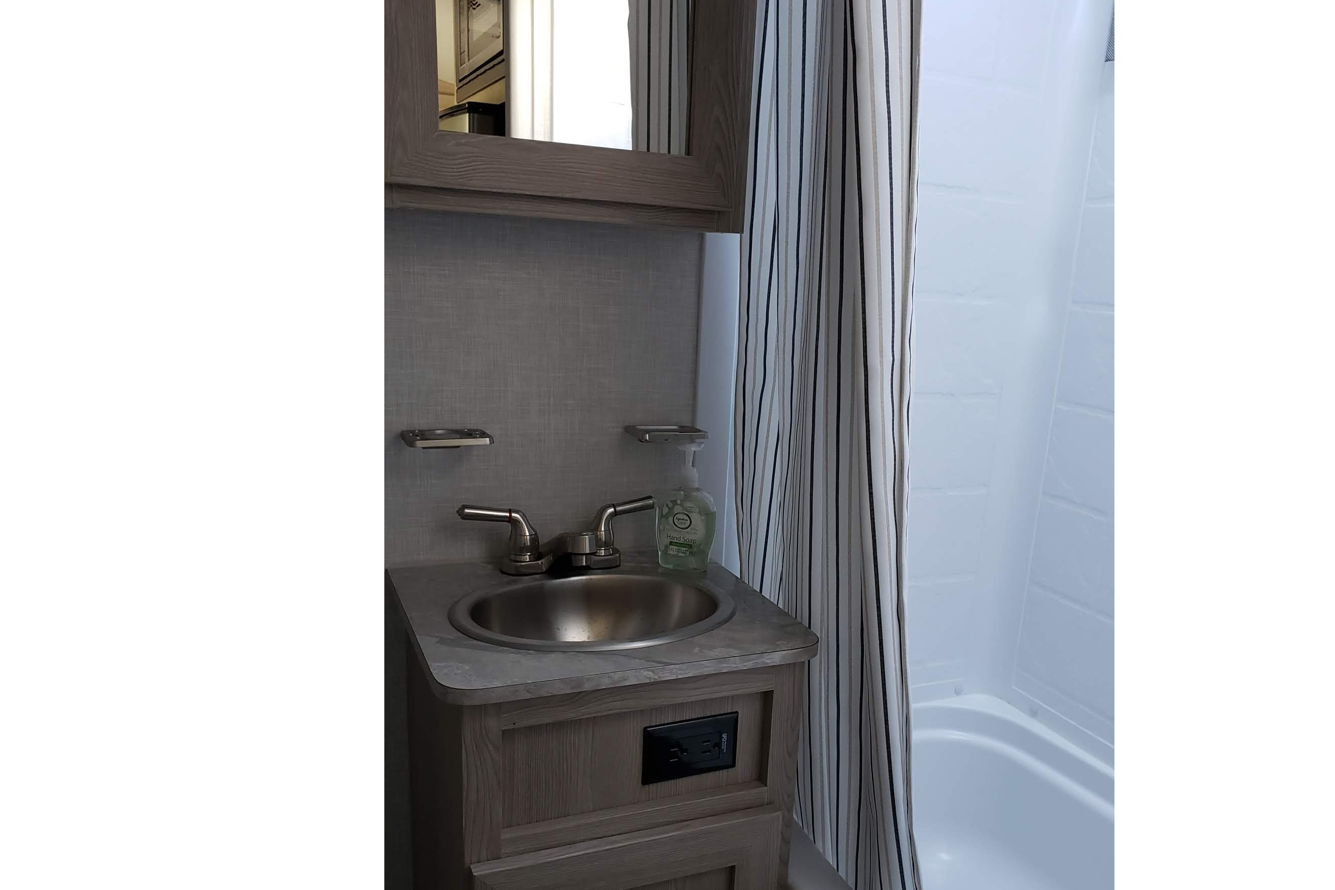 Lorant's Lightweight GeoPro (2021) is the perfect getaway home