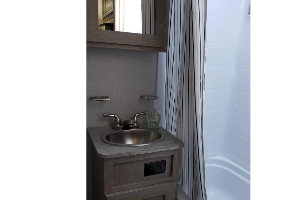 Lorant's Lightweight GeoPro (2021) is the perfect getaway home