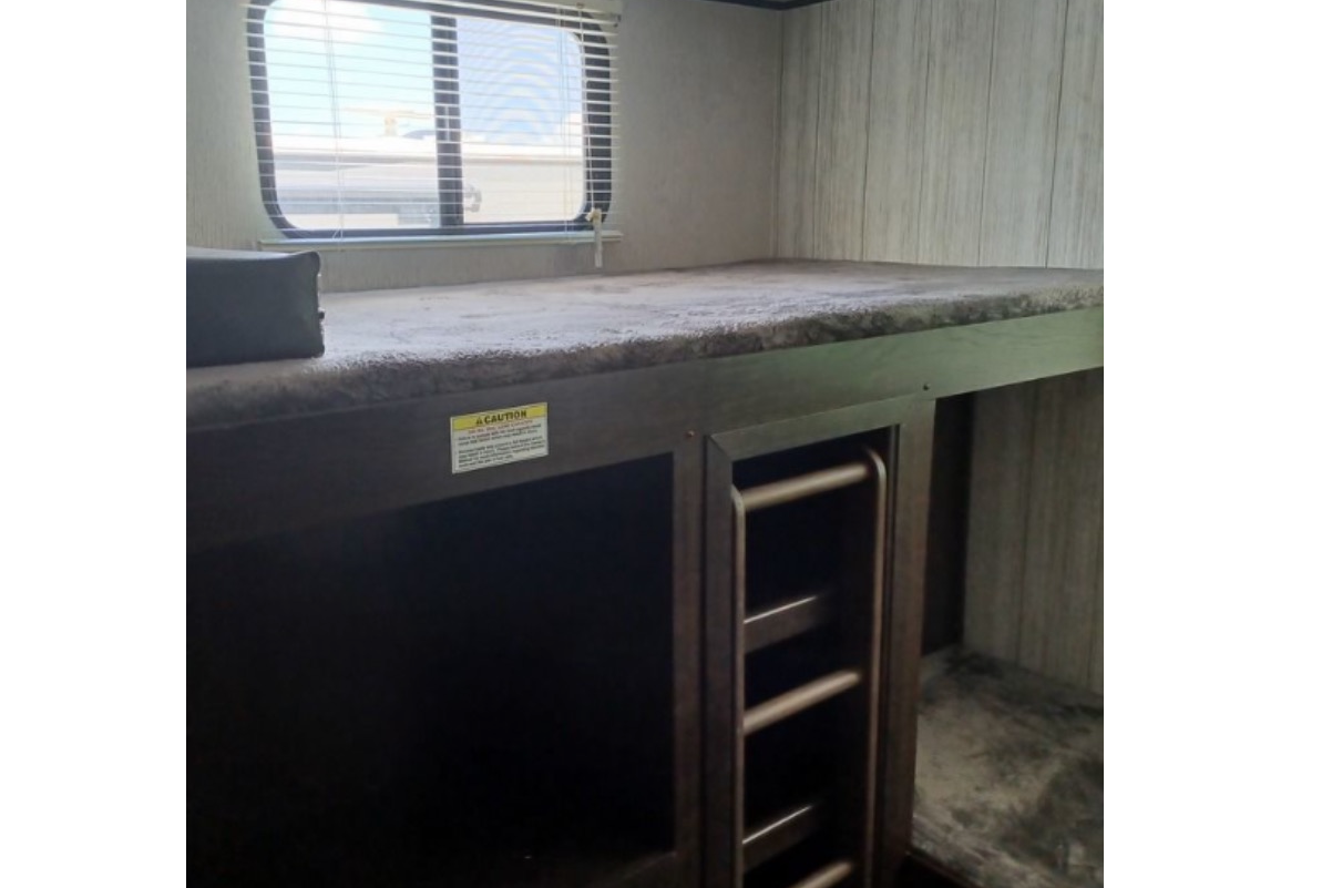 Greg’s 2019 pioneer ds320 Travel Trailer