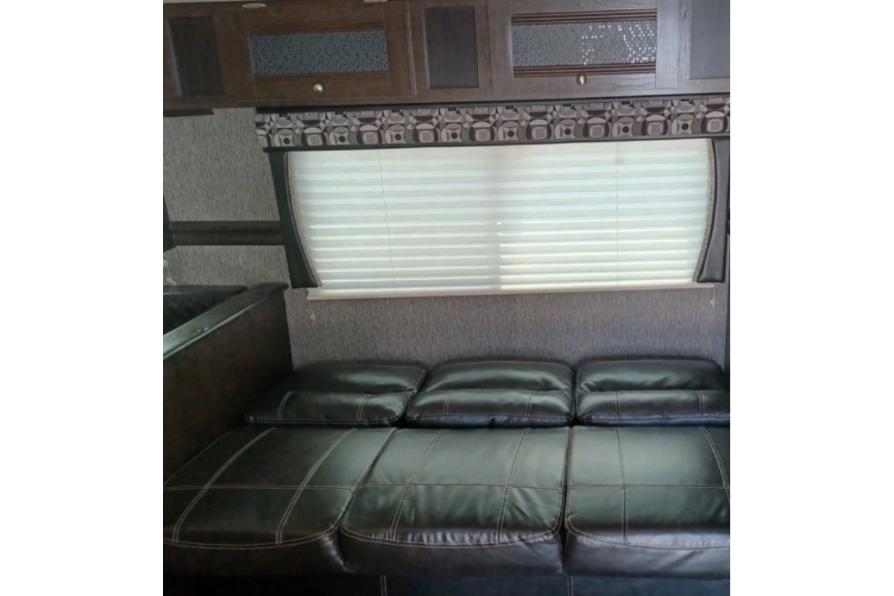 Greg’s 2019 pioneer ds320 Travel Trailer