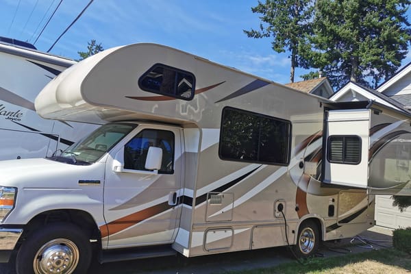 Family Friendly 22' Motorhome